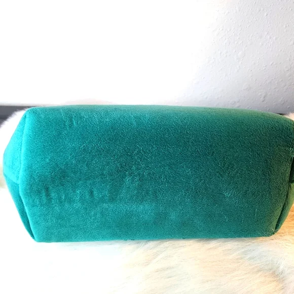 🦋 Clearance! Juicy Couture Velour Cosmetic Bag - Picture 5 of 6
